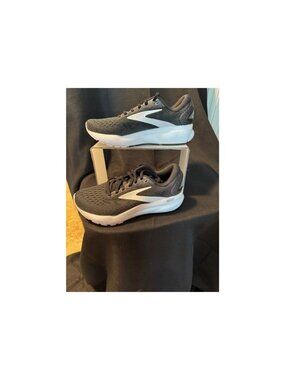 Brooks Ghost 16 Black/White - NWB Size 6.5